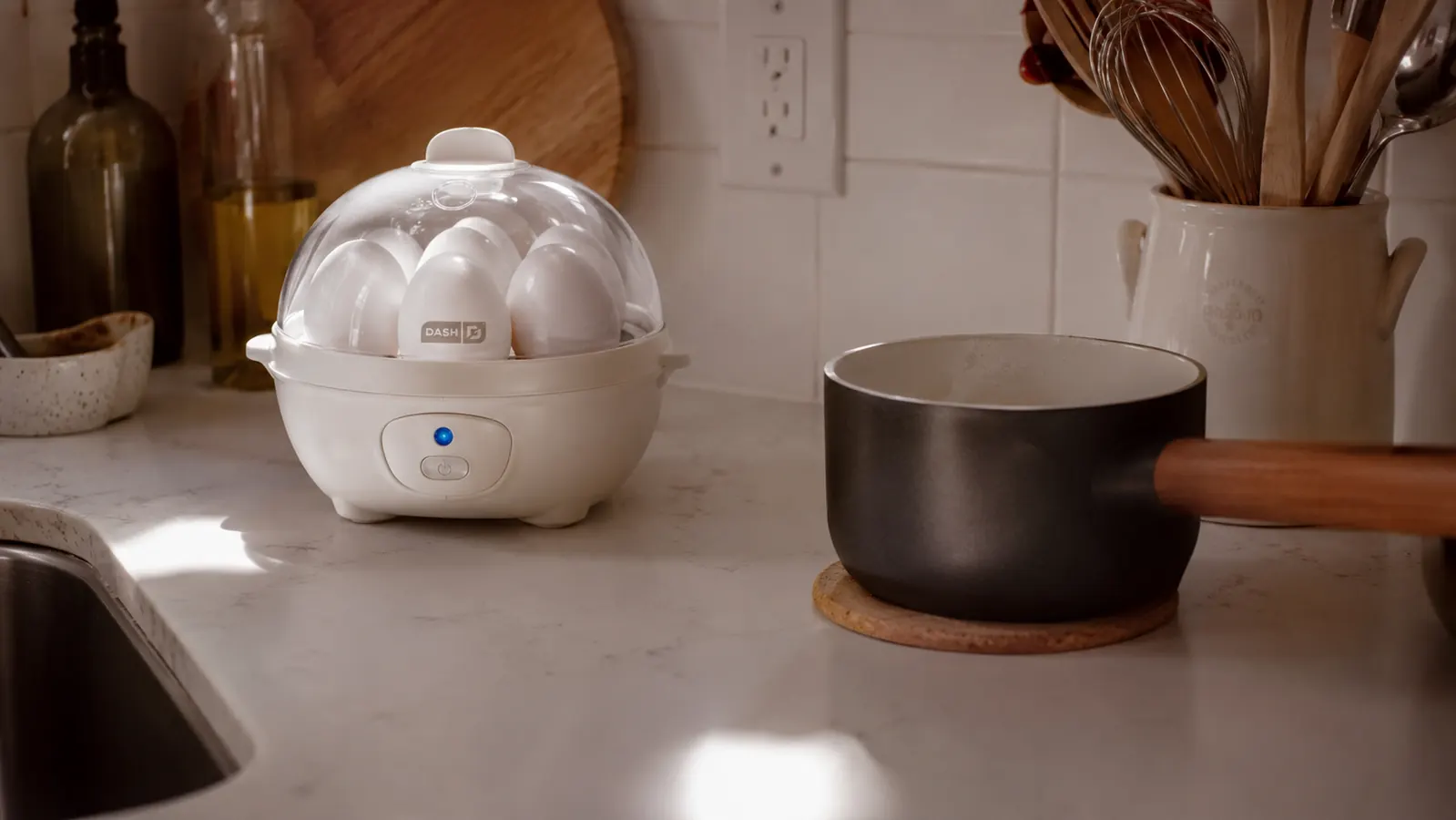 Dash Egg Cooker vs Stovetop: Which Way Actually Makes Better Eggs?